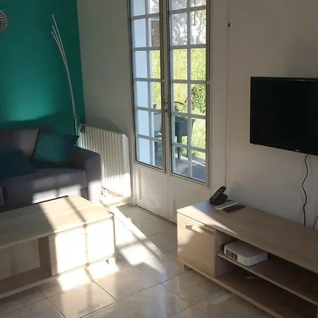 Les Lussacois Prázdninový dům Lussac-les-Châteaux